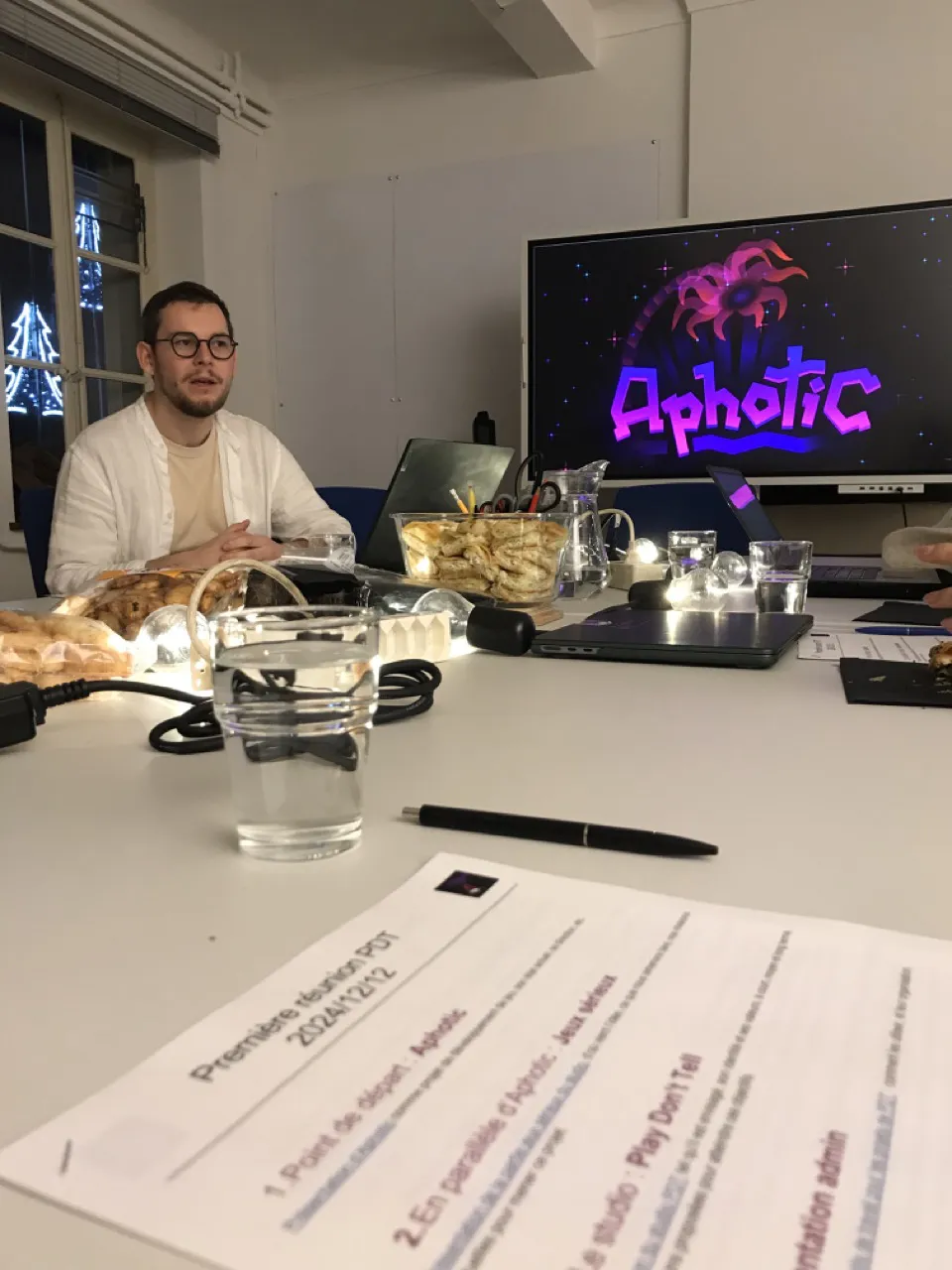 Première réunion de l'association Play Don't Tell